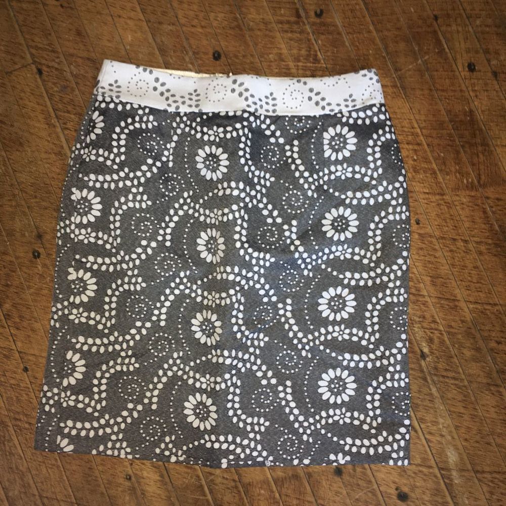 Banana Republic black and white jacquard Jacobean 2P pencil skirt